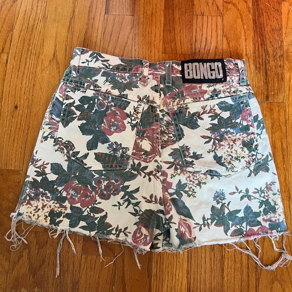 Vintage BONGO Women's Floral Jean Shorts - Green and Red - Fits like a 0/2